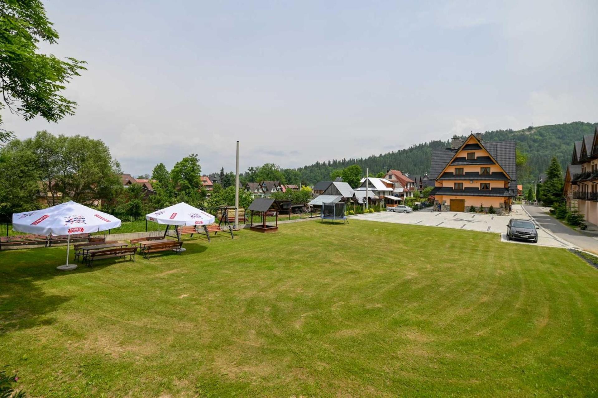 Pod Tatrami 2 - Swietna Lokalizacja, Obok Przystanku Ski Busa Oraz Restauracji, Duzy Parking เบียลกาตัทร์ชันสกา ภายนอก รูปภาพ