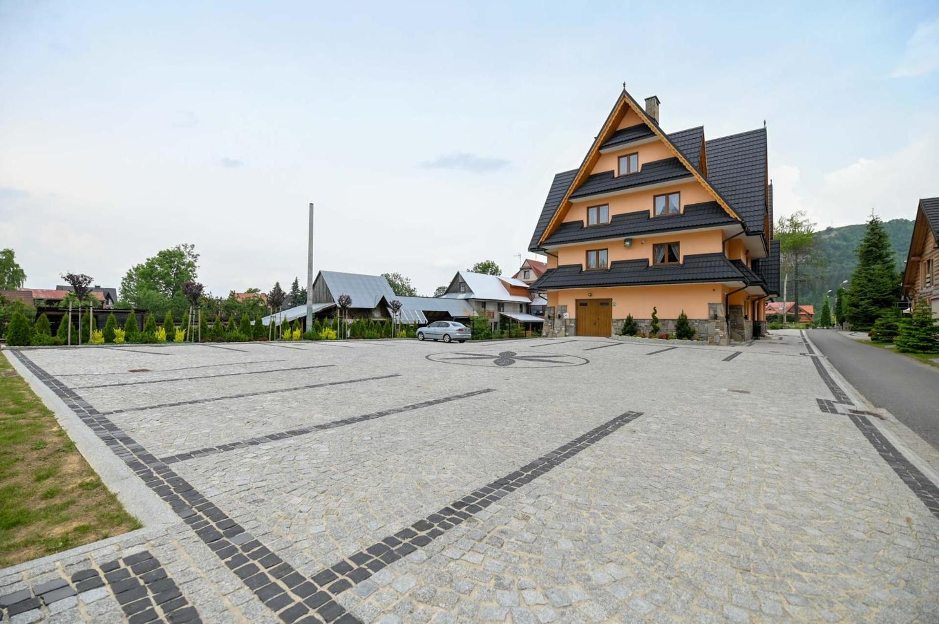 Pod Tatrami 2 - Swietna Lokalizacja, Obok Przystanku Ski Busa Oraz Restauracji, Duzy Parking เบียลกาตัทร์ชันสกา ภายนอก รูปภาพ